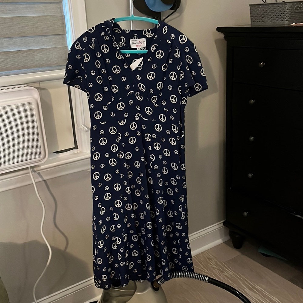 HVN peace sign dress Size 6 NWT
